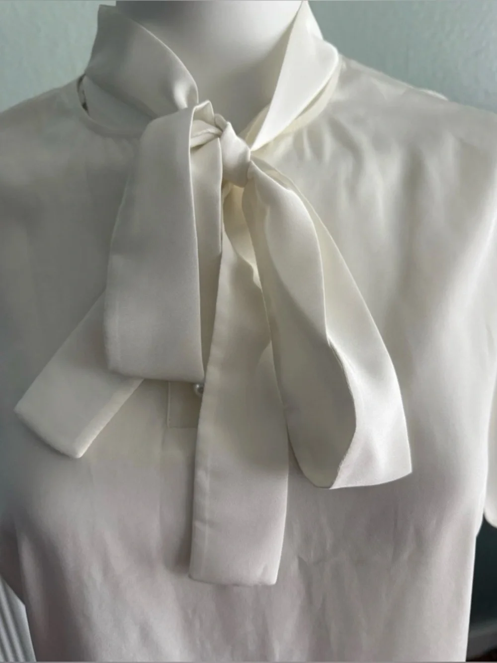 CHANEL Uniform ivory Blouse Shirt Tie Bow Pearl Buttons Polyester 38/6 - Picture 2 of 16